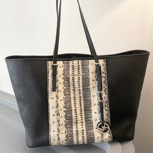 Black and ivory tote Michael kors